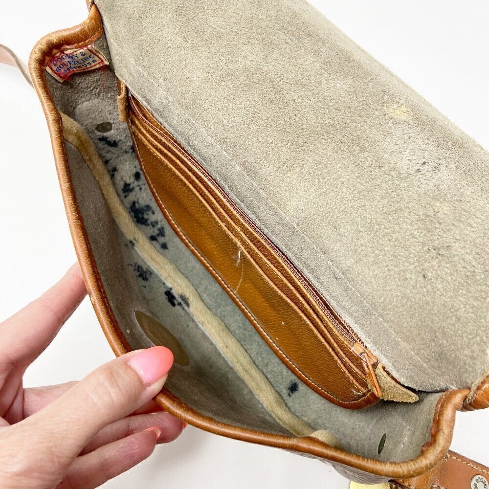 DOONEY & BOURKE | Vintage Saddle Up Calvary Trooper Crossbody Bag Taupe - Picture 9 of 15